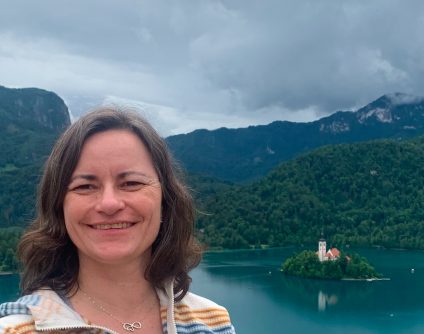 Headshot of Sasa Janhar, travel advisor at Travel Adventures Unlimited in Walnut Creek & San Francisco, CA