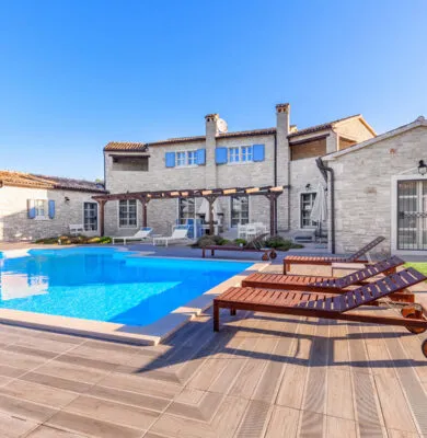 Villa & Apartment Rental